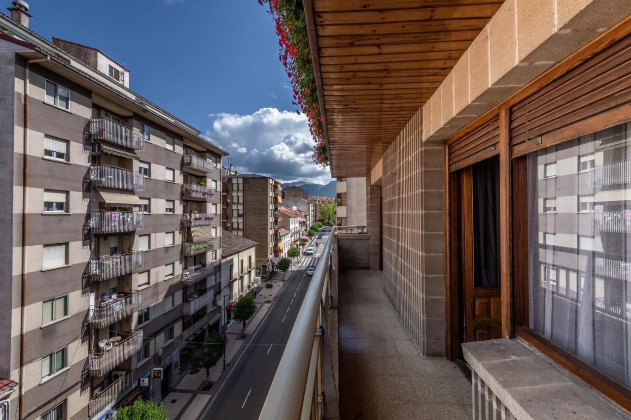 Apartamento Pirineo Aragones Sabiñánigo Екстериор снимка